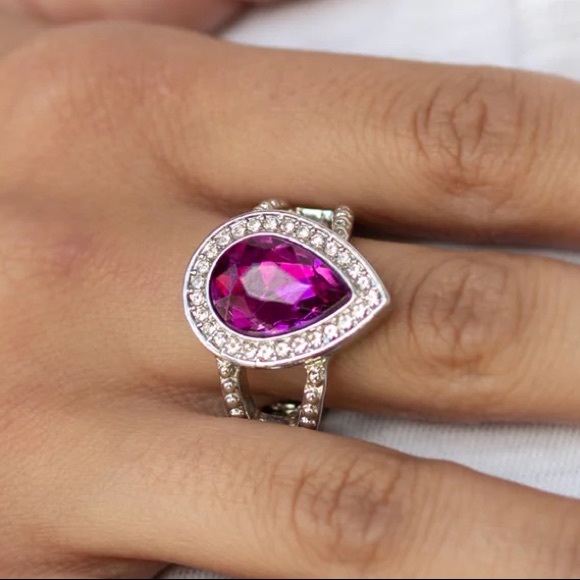paparazzi Jewelry - Hollywood Heirloom Pink Stretchy Band Ring